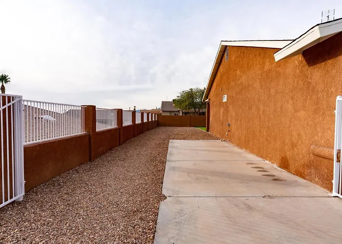 Tequila Sunrise, Large Pool Holiday home *